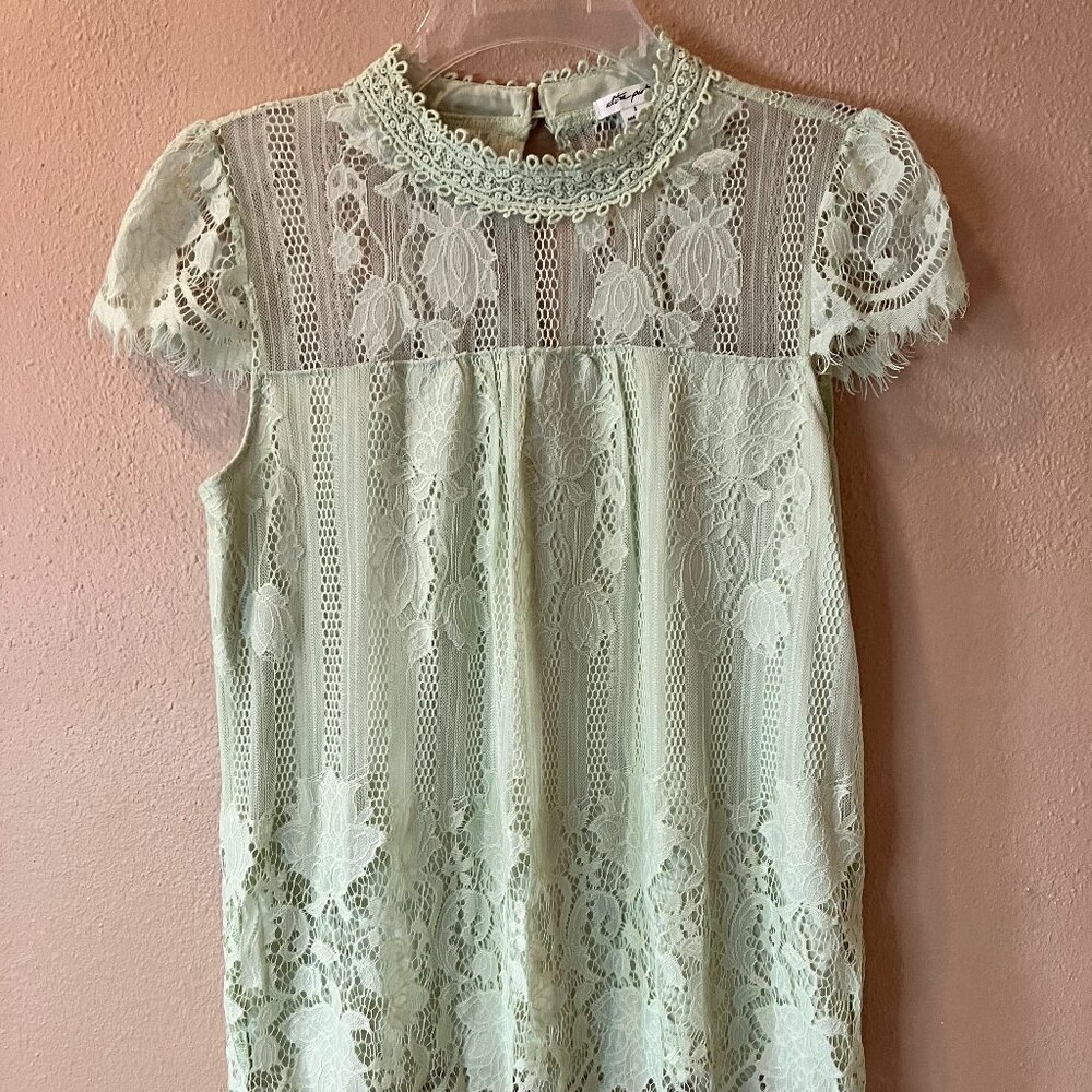 Ultra Pink Light Green Lace Mock Neck Blouse Womens Small